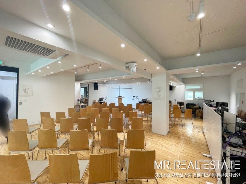 신사역 도보2분 교회 선호 2,3 층 통임대 인테리어 완비 매물의 12번째 사진