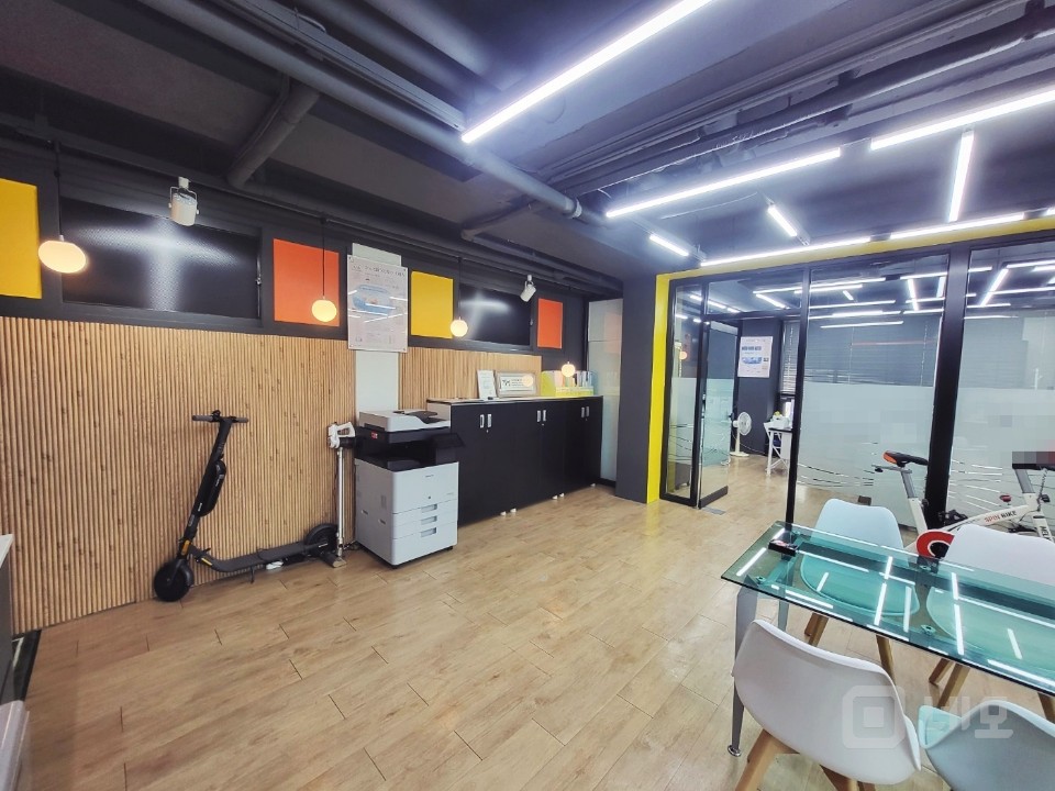 특급 디자인 사무실 채광 GOOD 빠른입주가능한 공간  매물의 12번째 사진