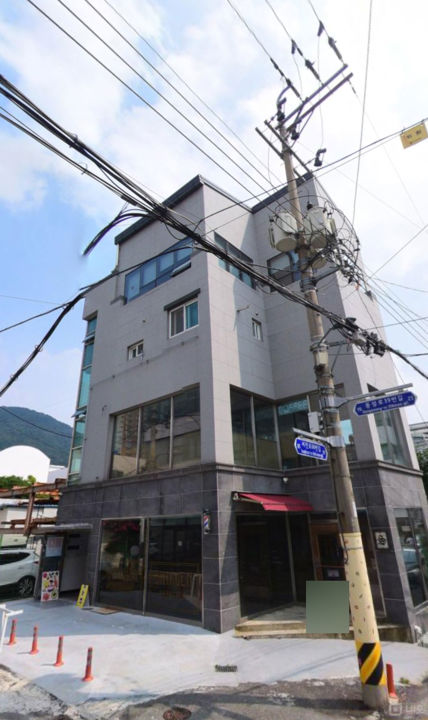 전포역 인근, 전포동 번화가에 위치한 1층 카페 매물의 10번째 사진