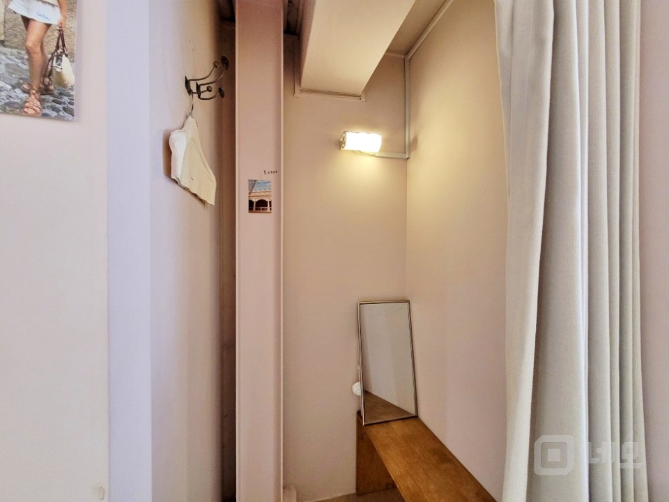 GATE 연남동 벗꽃길 인근 전면 통유리 노출 좋은 소형 상가 매물의 7번째 사진