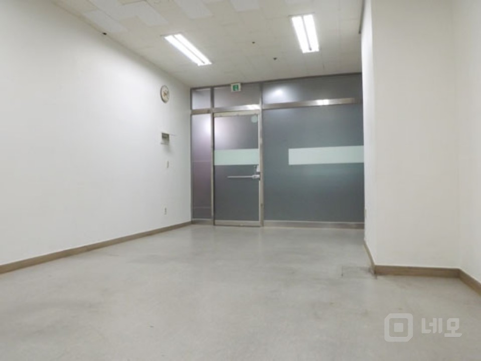 1층상가 저렴한월세 주차편리 1일사무실추천 매물의 1번째 사진