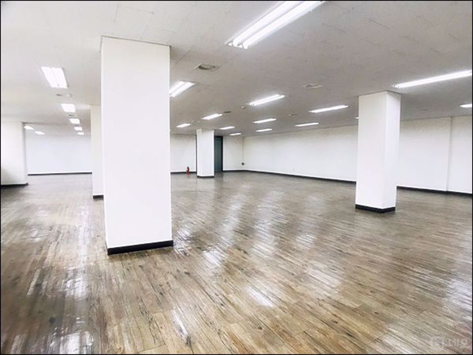 ●종각역 도보 4분 이내 위치! 내부 깔끔하며 접근성 우수합니다.● 매물의 3번째 사진
