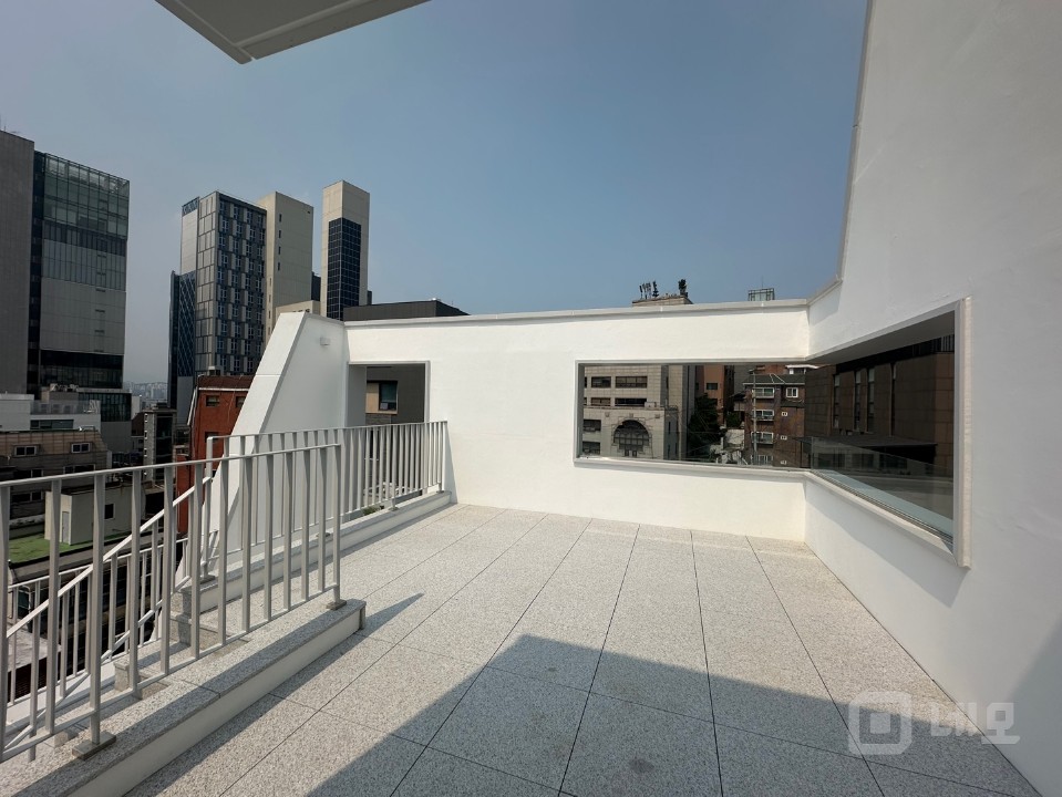 논현동 25년 신축 첫 입주 인테리어 끝판왕 매물의 5번째 사진