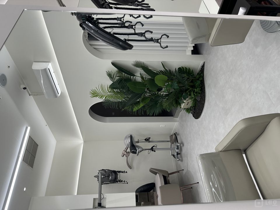 광교 월드마크 메인상권 위치, 입지 좋은 이의동 미용실 매물의 2번째 사진