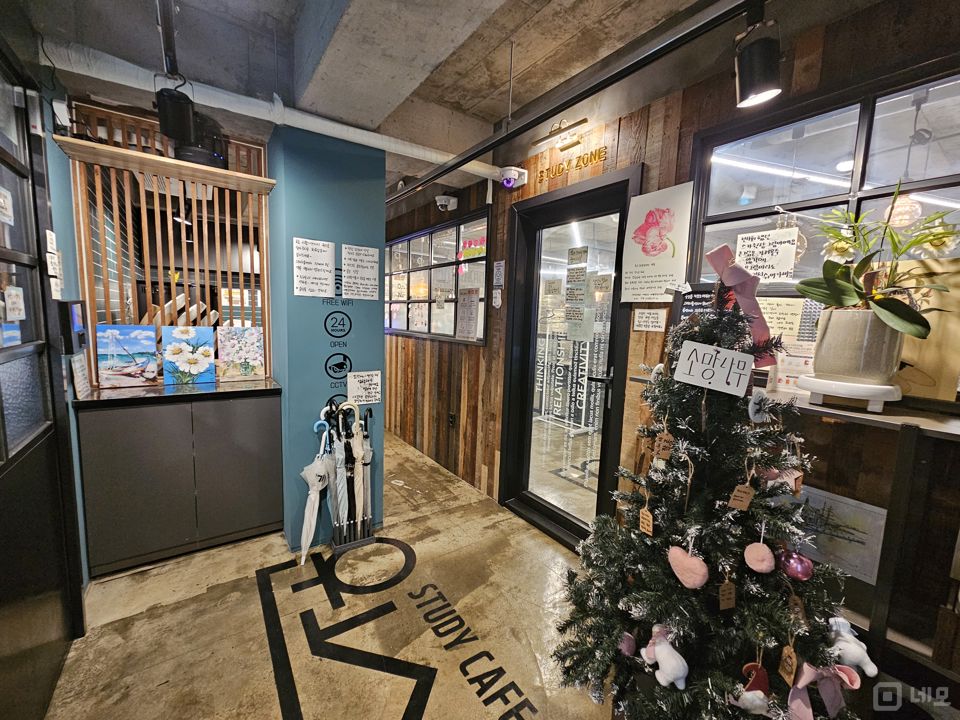 접근성 좋은 대로변, 신길동 2층 스터디카페 매물의 5번째 사진