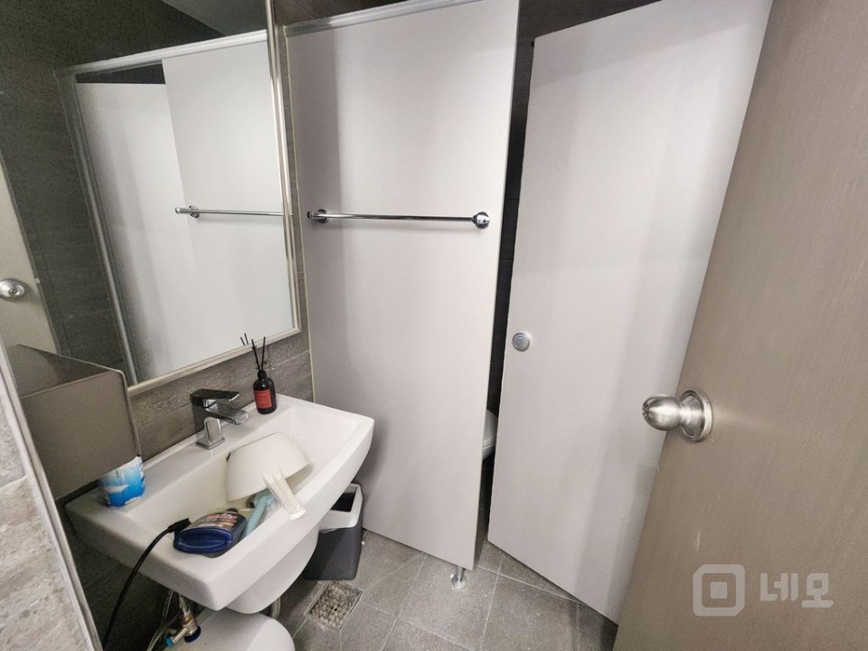 신사역 2분 인테리어 A급 뷰티샵 매물의 9번째 사진