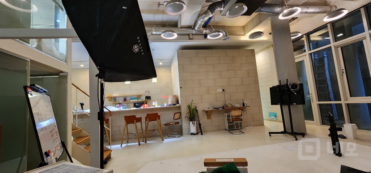 무권리~!! 서교동4M 초고천장 프라이빗 스튜디오 매물의 33번째 사진