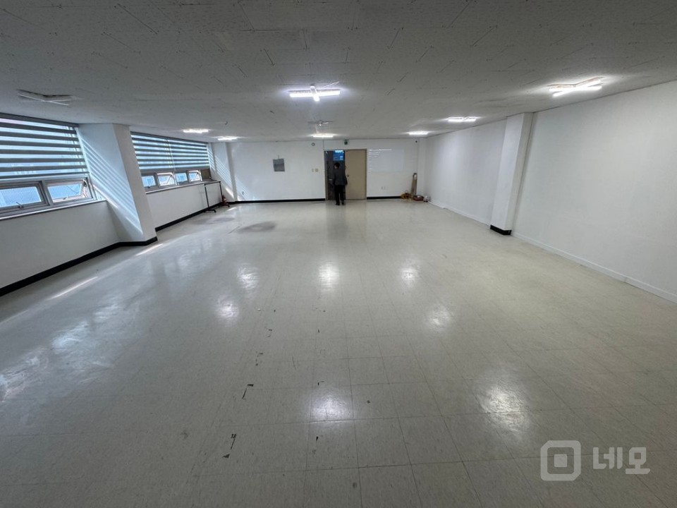 면목역 도보3분 깨끗하고 보증금 저렴한 사무실 매물의 5번째 사진