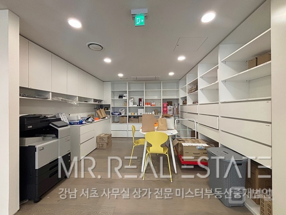 도산공원사거리.대로변.인테리어ACE사무실.발렛가능 매물의 11번째 사진