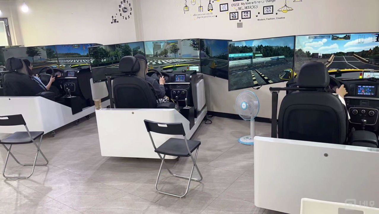 대로변 상권, 유동인구 많은 봉천동 실내운전연습장 매물의 1번째 사진