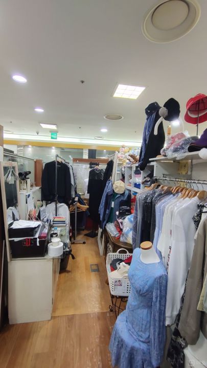 반포동 초역세권, 다양하게 이용 가능한 의류판매점 매물의 2번째 사진