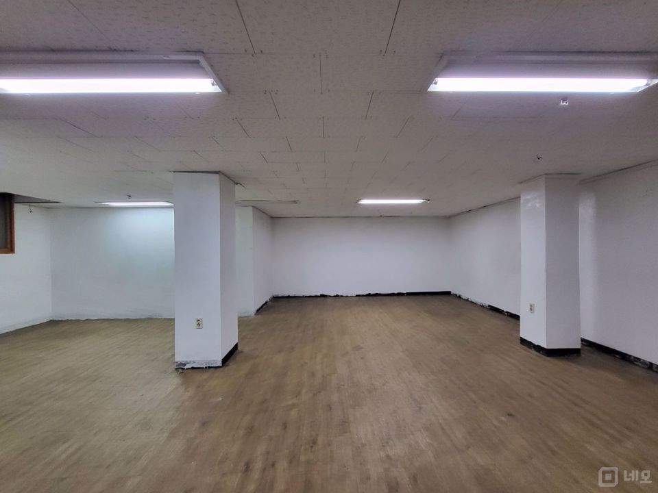 버스정류장 도보 3분 이내 즉시 입주 가능한 사무실 매물의 7번째 사진