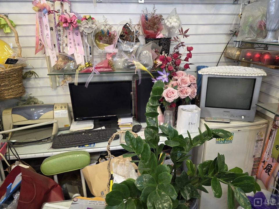 장안동 중심상권, 유동인구 많아 고개 유입 좋은 꽃집 매물의 3번째 사진