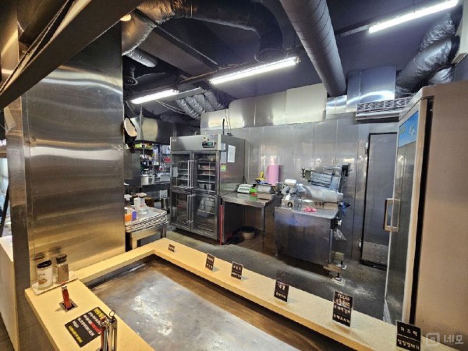 인테리어 완비된 매출이 안정적인 대형 평수 암사동 상가 매물의 6번째 사진