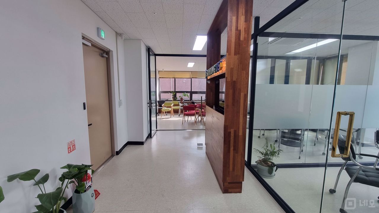 양재역 역세권에 위치한 채광 우수한 사무실 매물의 10번째 사진