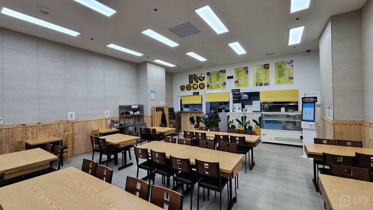 응암동 유동인구 많은 중심상권, 시설, 인테리어 깨끗한 분식집 매물의 2번째 사진