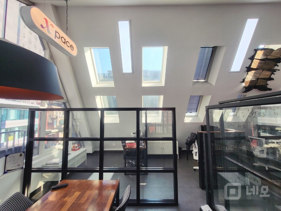 언주역 더블 테라스 특급 ACE 공간 높은층고 화이트톤 디자인 인테리어 매물의 11번째 사진