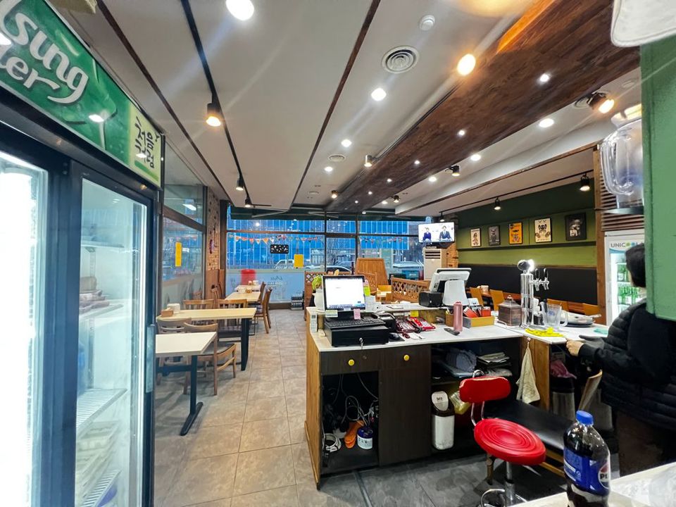 안산시 상록구 이동 한대앞역 5분거리 대로변 프렌차이즈 치킨 임대 매물의 2번째 사진