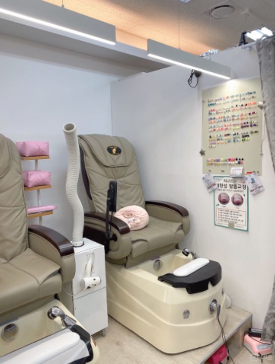 신대방동 깔끔한 내외부 네일샵 매물의 4번째 사진