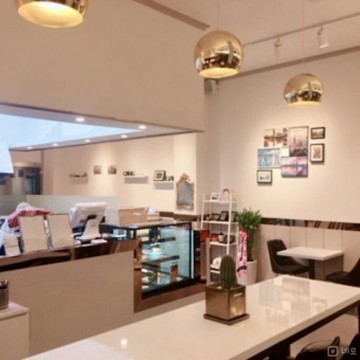 깔끔한 인테리어 및 시설 완비된 상동 1층 브런치 카페 매물의 6번째 사진