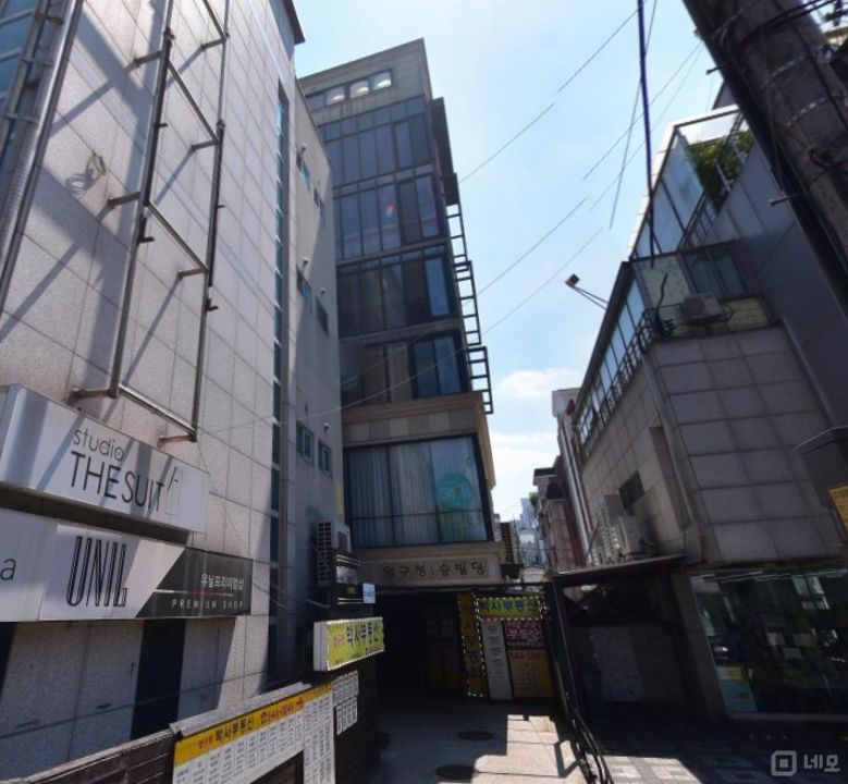 신사동 도산공원 인근에 위치한 지하층 핫한 바(Bar) 매물의 6번째 사진