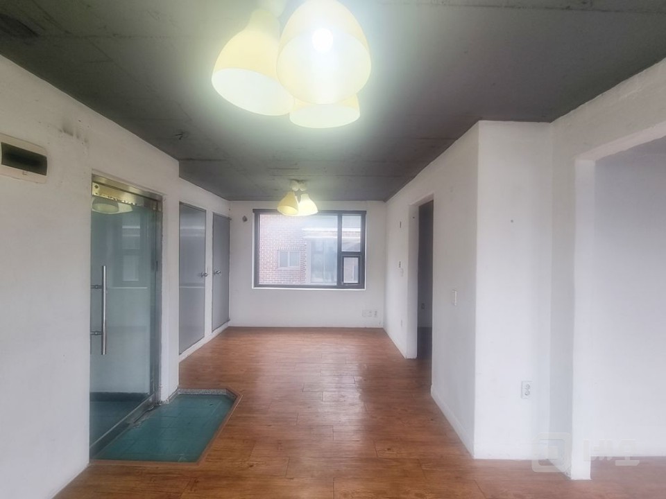 홍대 합정역 메타폴리스 뒤 가성비 아주좋은 상가사무실!! 매물의 5번째 사진