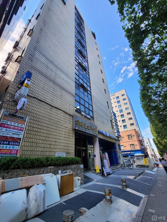 대로변에 위치한 유동인구 많은 봉천동 네일샵 매물의 8번째 사진