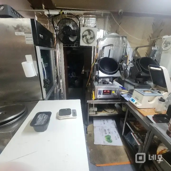 단독주택을 2,3층으로 개량한 고기및 일반식당 매물의 22번째 사진