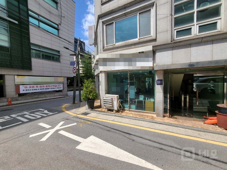 🛑RHEA🛑무권리 코너변 1층 상가로 가시성 최상입니다. 매물의 8번째 사진