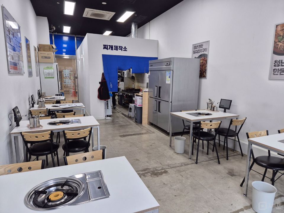 발산역 초역세권 대로변 코너 1층 음식점 매물의 4번째 사진