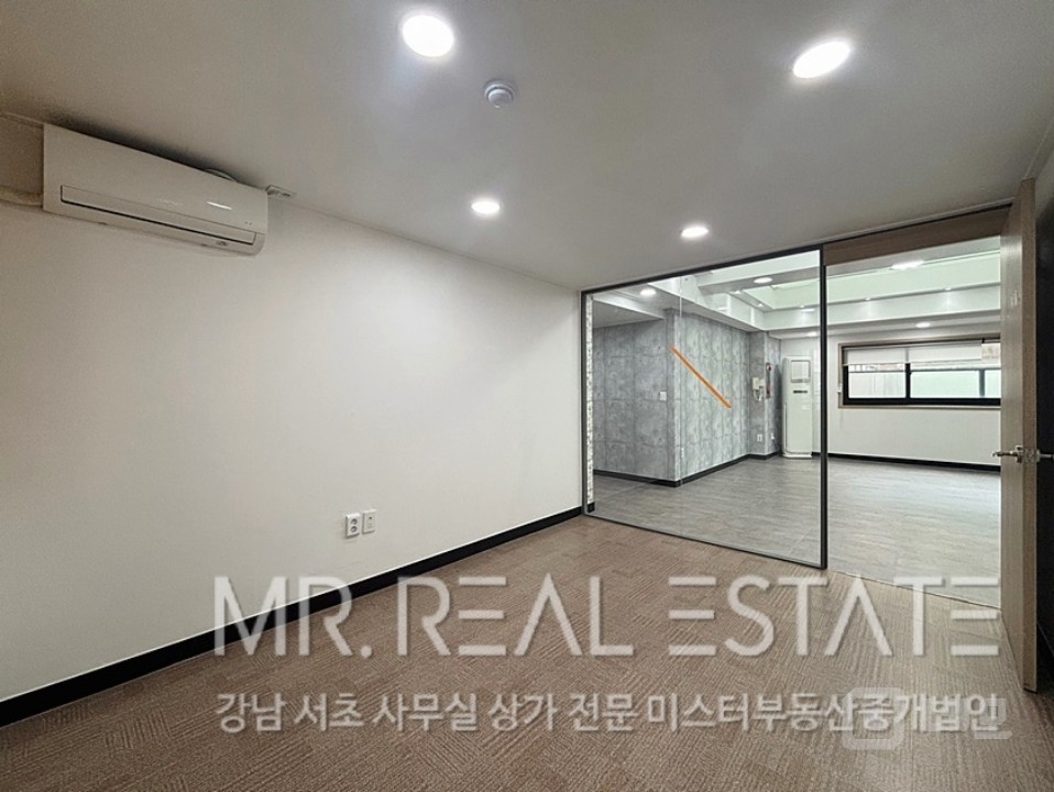 신사역도보1분.가성비사무실.주차편리.인테리어깔끔 매물의 6번째 사진