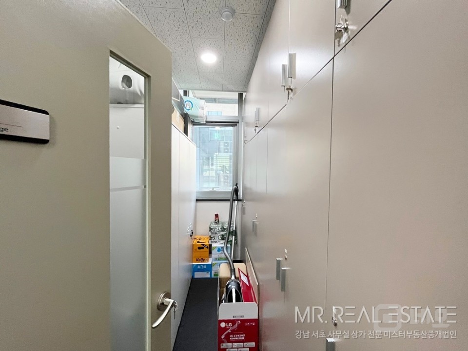 언주역1분 주차2대 완벽인테리어 대로변 단독층 통창 ACE 매물의 16번째 사진