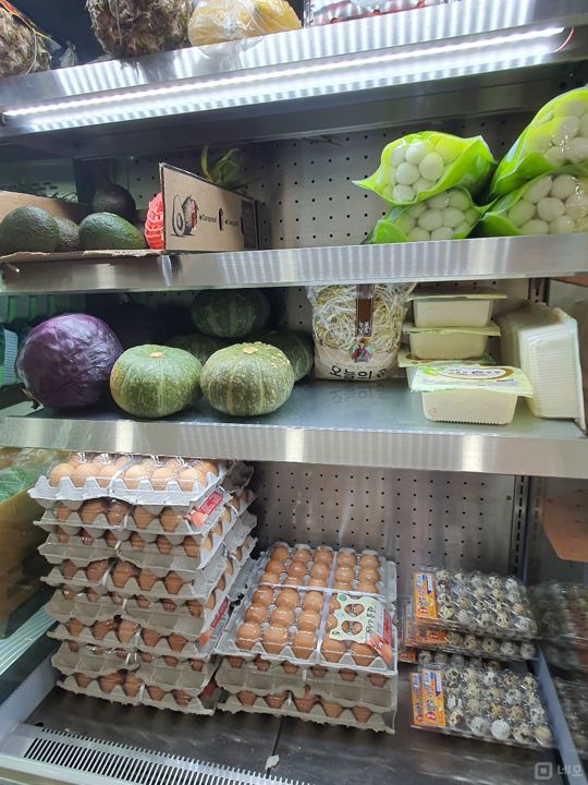 응암동 주거지역 위치, 대단지 아파트 인접해 있어 단골 많은 청과상 매물의 2번째 사진