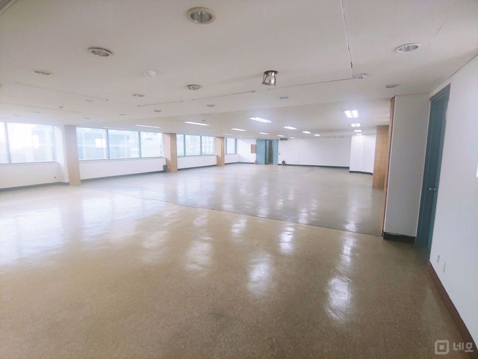 ★둔촌동 깔끔한 사무실 공실 안내!★ 매물의 4번째 사진