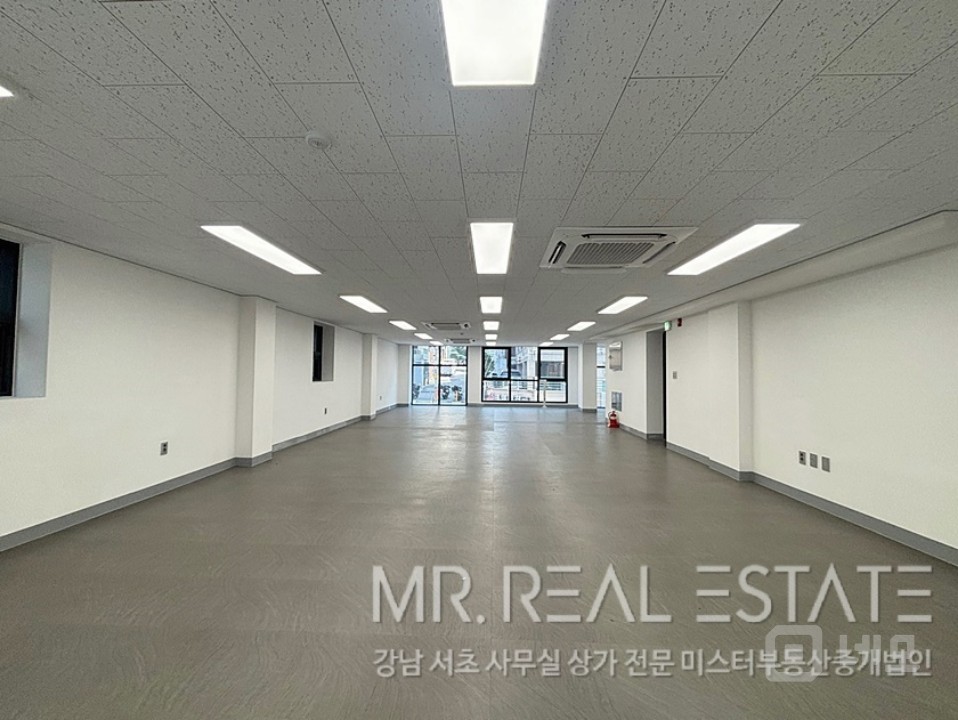 신논현인근 역세권 화이트톤S급인테리어.무료1대 매물의 1번째 사진