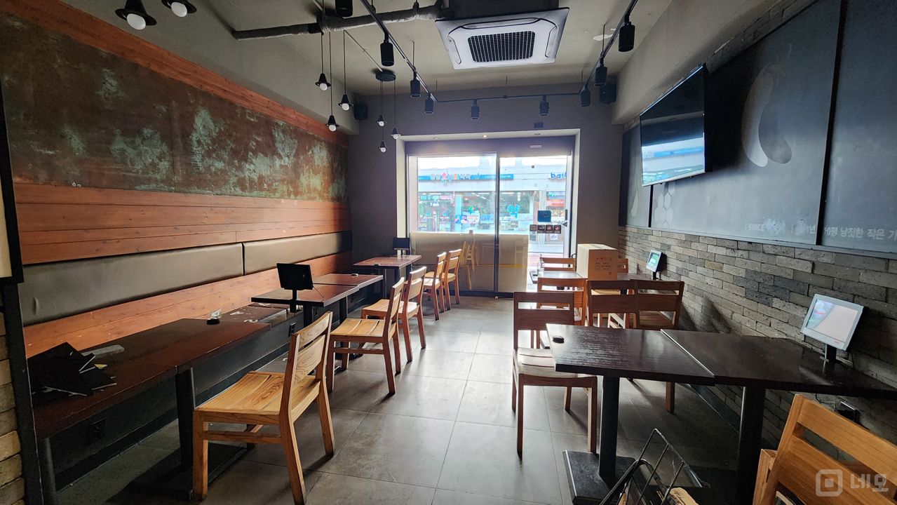 대치동 한티역 역세권, 유동인구 많아 고객 유입 기대되는 공실 매물의 1번째 사진
