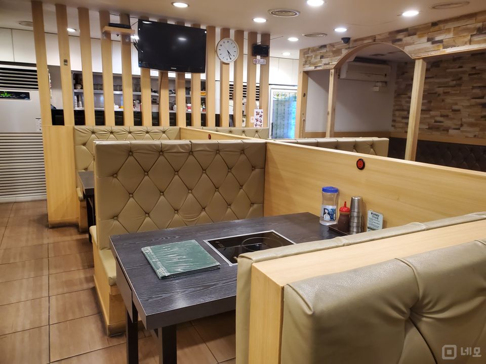 봉천동 낙성대역 역세권, 시설, 인테리어 완비, 개방감 좋은 샤브샤브집 매물의 2번째 사진