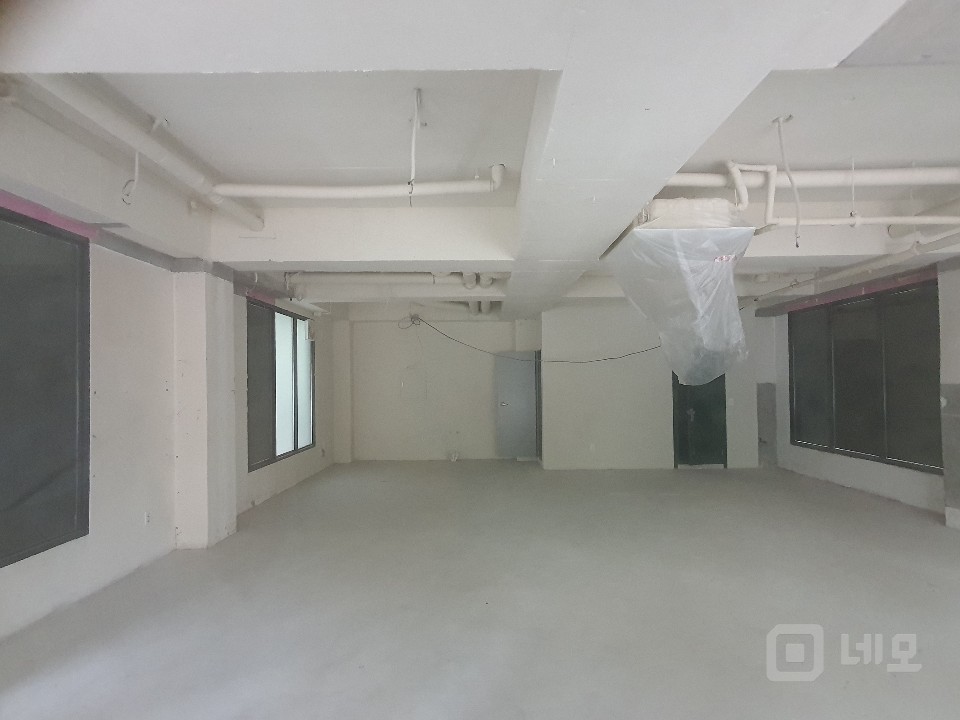 광교카페거리 초입에 있으며 주차편리하고 전체상가를 사용가능 매물의 7번째 사진