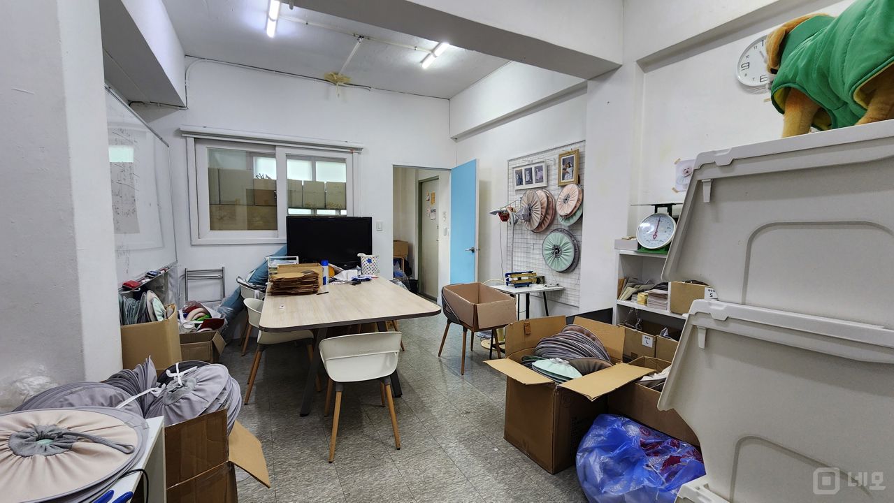 성수동 뚝섬역 역세권, 깔끔한 인테리어, 시설 완비된 인터넷 쇼핑몰 매물의 1번째 사진