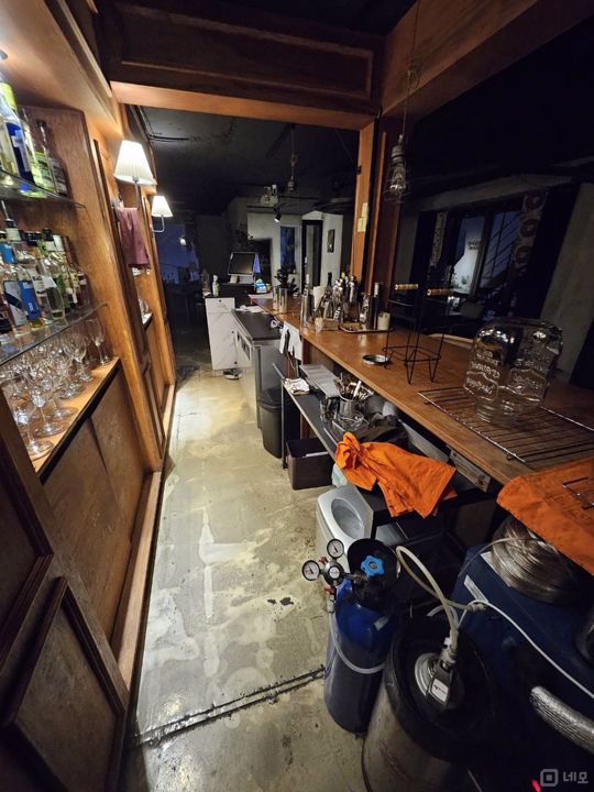 홍대 메인상권 위치, 인테리어 완비된 2층 와인바 매물의 10번째 사진