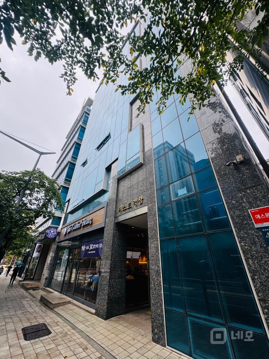 강남역 역세권 깔끔하고 쾌적한 업무 환경을 위한 최적의 공간 사무 매물의 1번째 사진