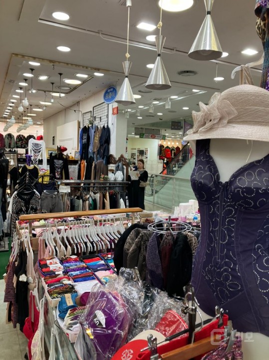 천호동 로데오거리 입구 나비빌딩 내 2층 상가 매매 임대차 구합니다 매물의 14번째 사진