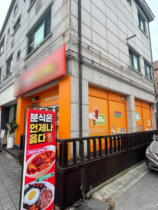 영통역 인근, 깔끔한 인테리어 및 시설 완비된 영통동 1층 카페 매물의 6번째 사진