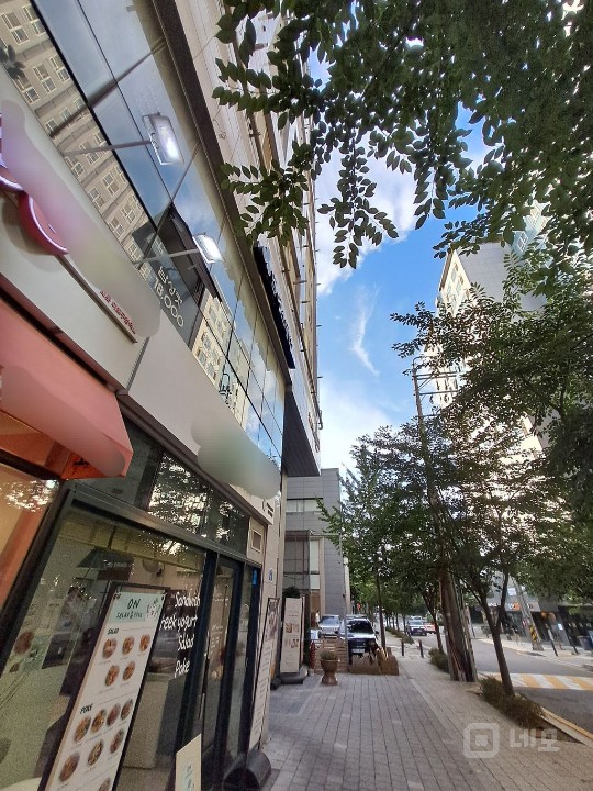 상암 월드컵경기장 마포구청 역세권 오피스 상권 1층 샐러드 카페 매물의 1번째 사진