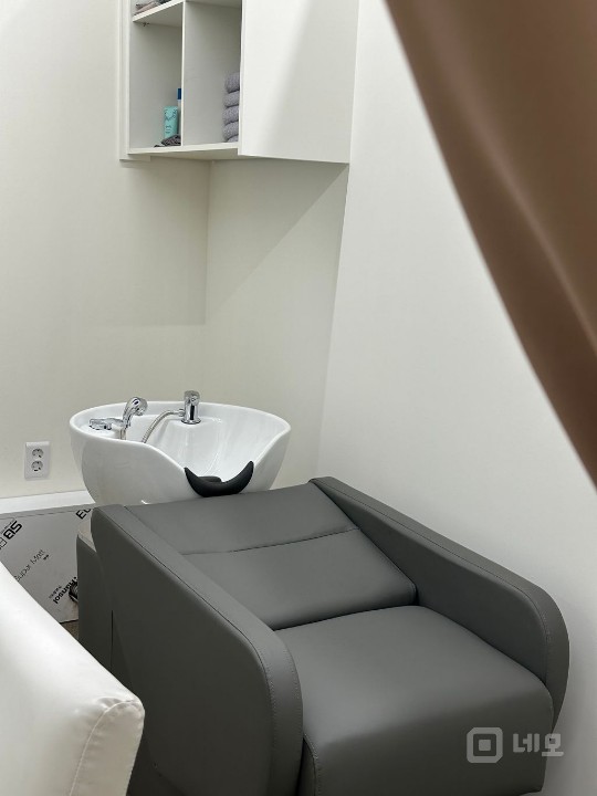 피부관리샵및  유사업종가능  예쁜 인테리어시설완비 매물의 3번째 사진