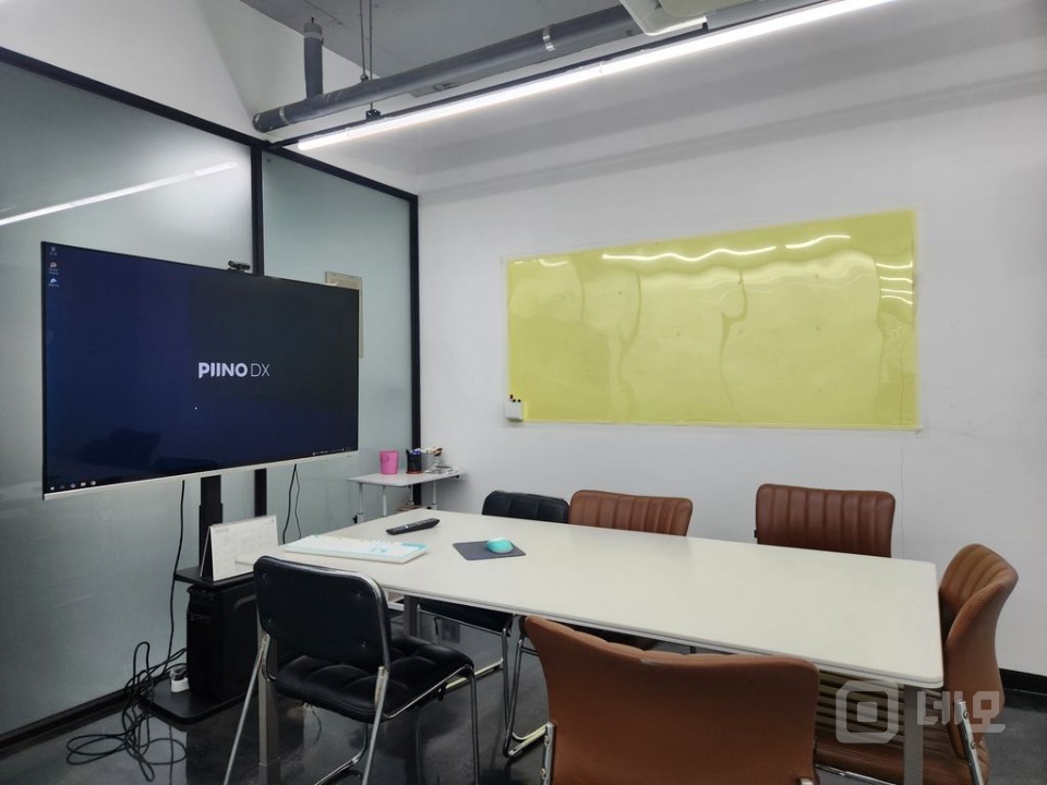세련된 적벽돌 외관과 쾌적한 업무 환경 L 매물의 3번째 사진