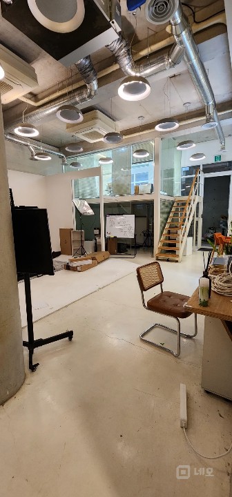 무권리~!! 서교동4M 초고천장 프라이빗 스튜디오 매물의 8번째 사진