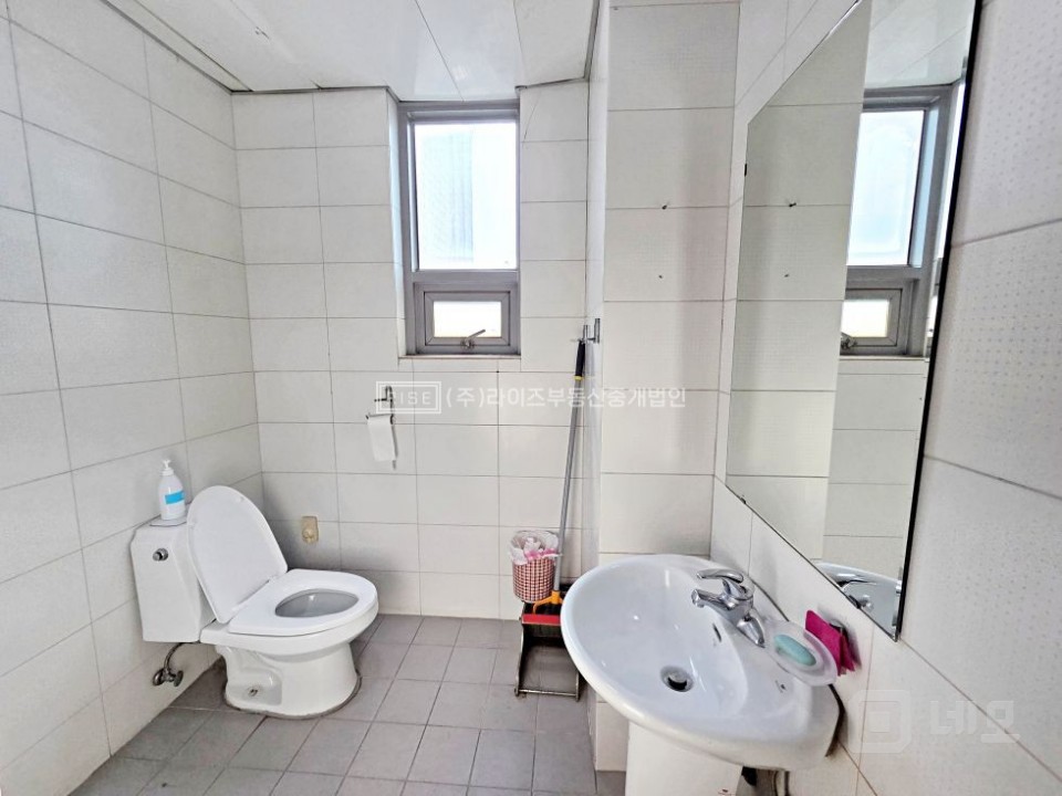RISE 가성비 61p 인테리어완비 반듯한구조 주차편리 매물의 8번째 사진