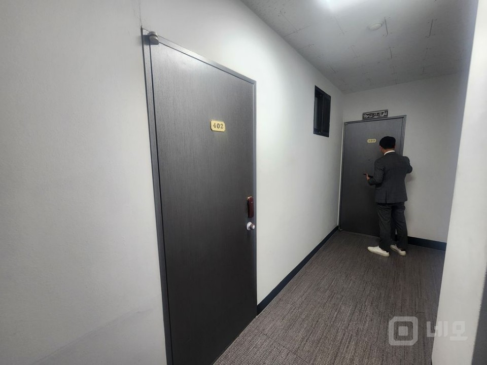 ✅️사무실로 깔끔, 채광 굿 수도 완비 베란다 공간도 충분✅️ 매물의 5번째 사진