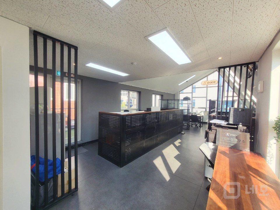 언주역 더블 테라스 특급 ACE 공간 높은층고 화이트톤 디자인 인테리어 매물의 6번째 사진